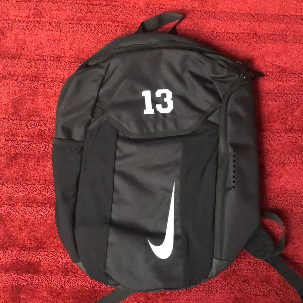 BLACK NIKE BACKPACK